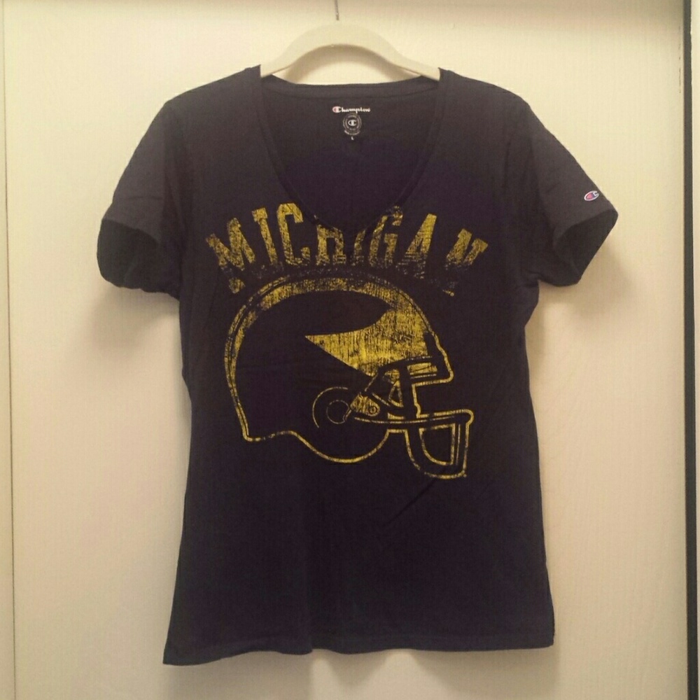 Short sleeve t shirt U of M